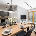 Quantum Premium Apartment & Free Parking!